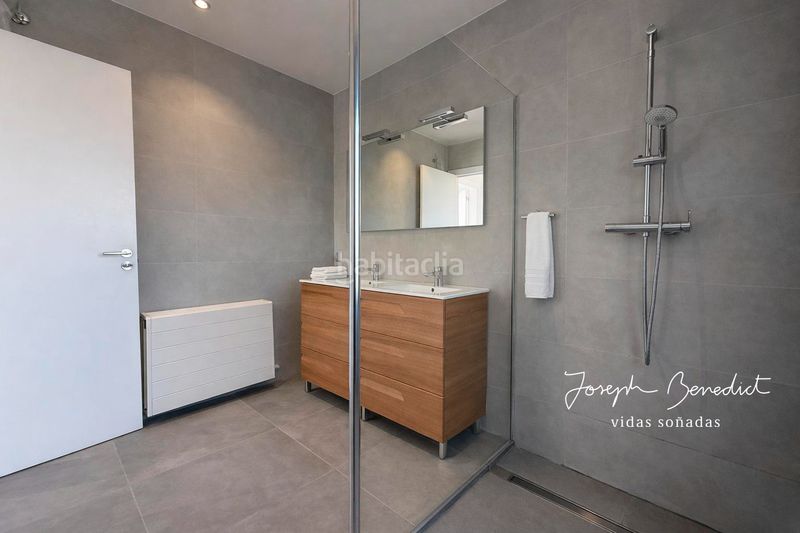 Foto e2bd5cab-9dbc-410f-a537-1ed9e2dc9c0e. Casa amb calefacció piscina a Bruguers Gavà