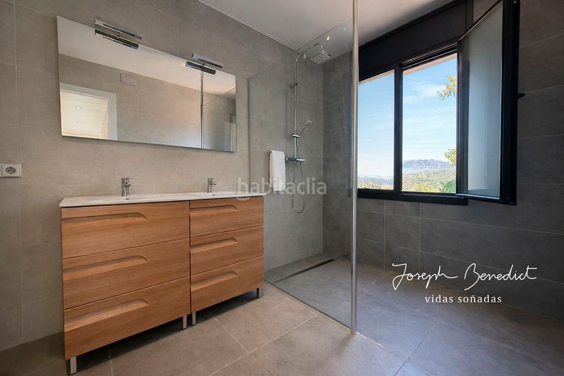Foto ee7fb66a-d54b-4956-880b-681299fda29c. Casa amb calefacció piscina a Bruguers Gavà