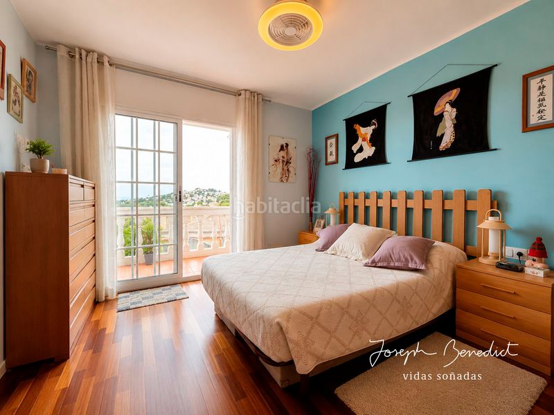 Foto 2072f4ec-38da-4fad-89bd-21e2bd5602ee. Casa amb calefacció aparcament piscina a Can Roca Castelldefels