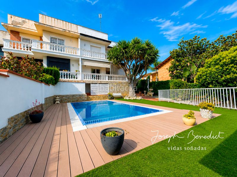 Foto 2929fa69-8f55-4516-a7a1-b27129e013b8. Casa amb calefacció aparcament piscina a Can Roca Castelldefels