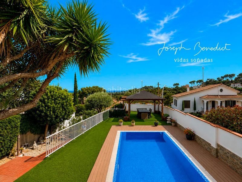 Foto 9428f849-7e6b-4239-9fee-d1da8d47a418. Casa amb calefacció aparcament piscina a Can Roca Castelldefels