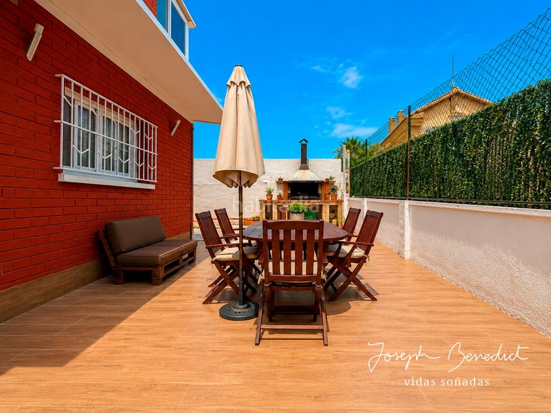 Foto aa4b48f5-144e-4ea2-9053-a18134f3a5f7. Casa amb calefacció aparcament piscina a Can Roca Castelldefels