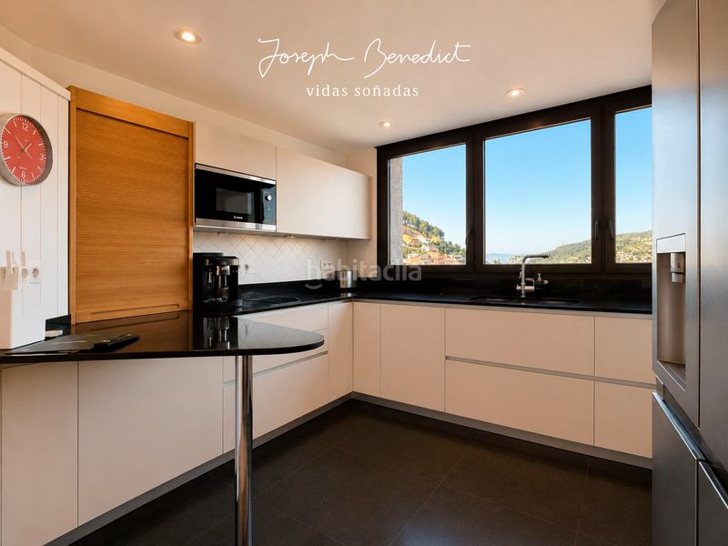 Foto 0fef25d3-237a-4156-8cd1-f99366522248. Casa amb xemeneia calefacció aparcament piscina a Torrelles de Llobregat