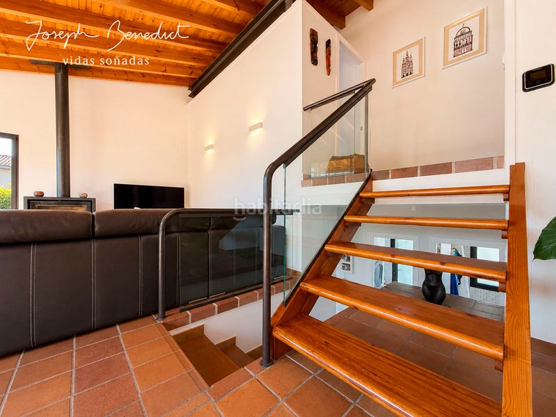 Foto 455d7dd1-c071-416a-b74b-886cffb8da8a. Casa amb xemeneia calefacció aparcament piscina a Torrelles de Llobregat