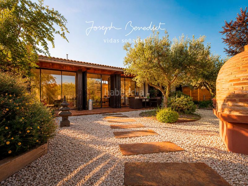 Foto 8c39aa6a-79a6-47dd-9295-ba7771bbda97. Casa amb xemeneia calefacció aparcament piscina a Torrelles de Llobregat