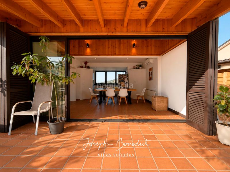 Foto a8faedd1-faee-4806-8cec-5af77efcbce5. Casa amb xemeneia calefacció aparcament piscina a Torrelles de Llobregat