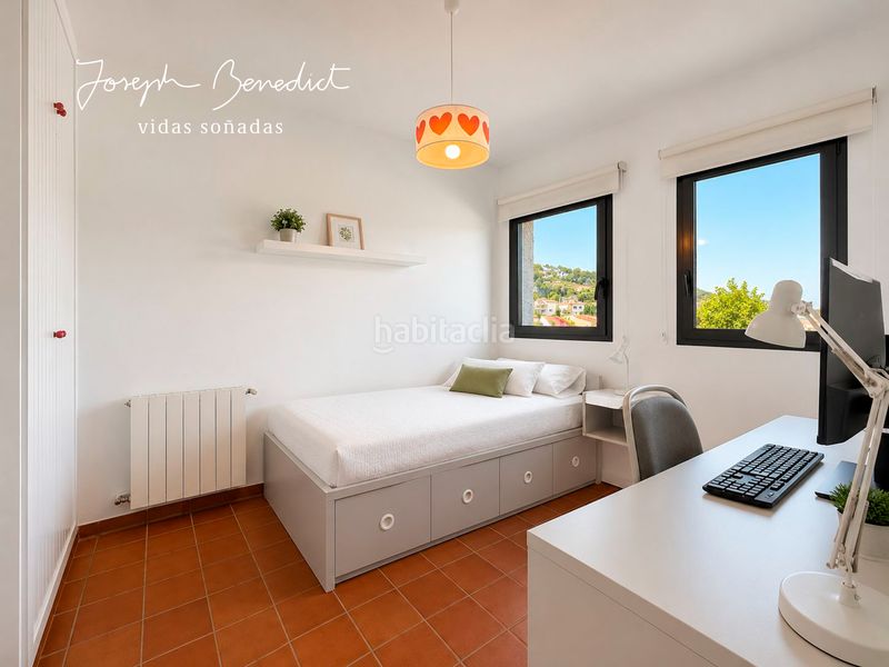 Foto b63eb8eb-43cf-4a9c-9295-d1168053d812. Casa amb xemeneia calefacció aparcament piscina a Torrelles de Llobregat