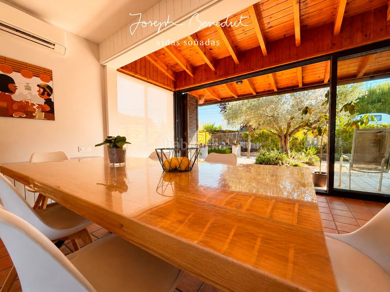 Foto ce6f4426-9f45-4f4b-ab73-03377b88e673. Casa amb xemeneia calefacció aparcament piscina a Torrelles de Llobregat