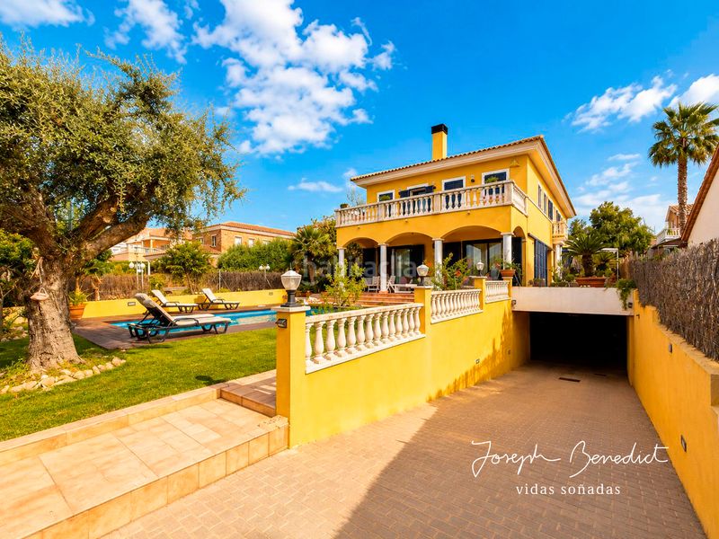 Foto 63508c52-914f-4312-9359-4d58001e8060. Casa amb xemeneia calefacció aparcament piscina a Calafell