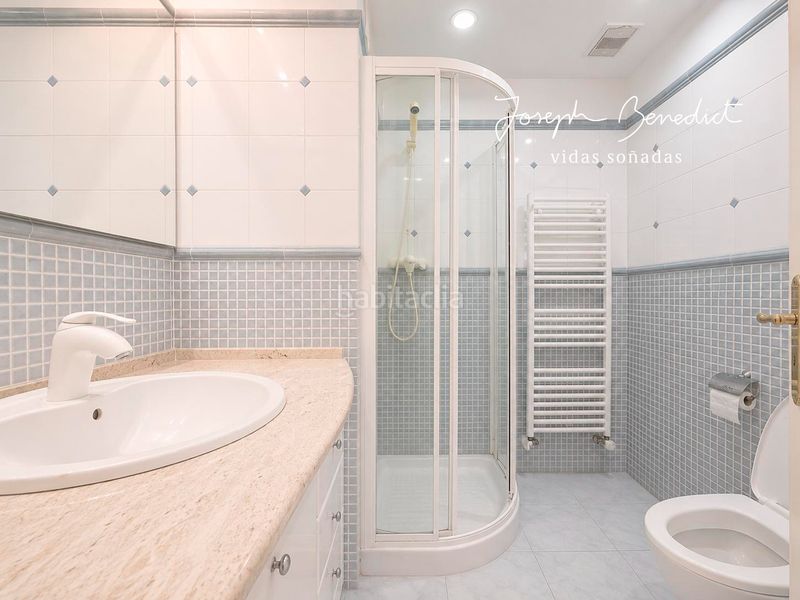 Foto c6aed5d8-0abb-4717-aa18-e64a8d3de9a1. Casa amb xemeneia calefacció aparcament piscina a Calafell