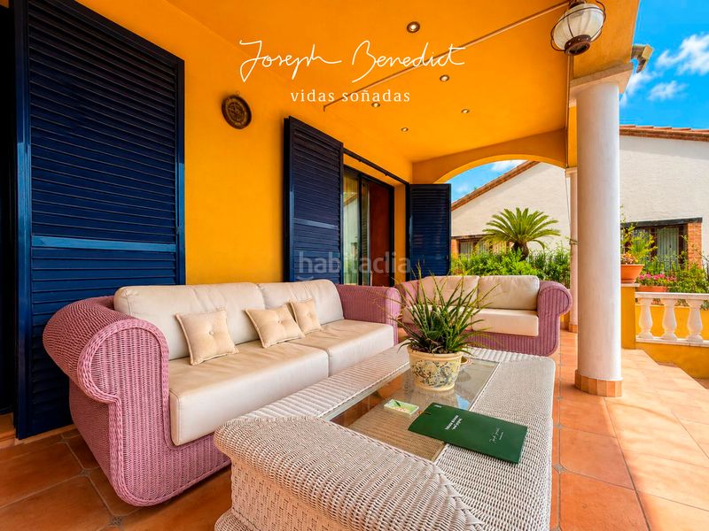 Foto d208bb33-c638-483d-b91a-779a39fd00a7. Casa amb xemeneia calefacció aparcament piscina a Calafell