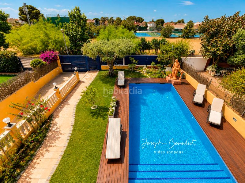 Foto fee308f3-4fb0-45dc-8daa-5084a505fa0d. Casa amb xemeneia calefacció aparcament piscina a Calafell