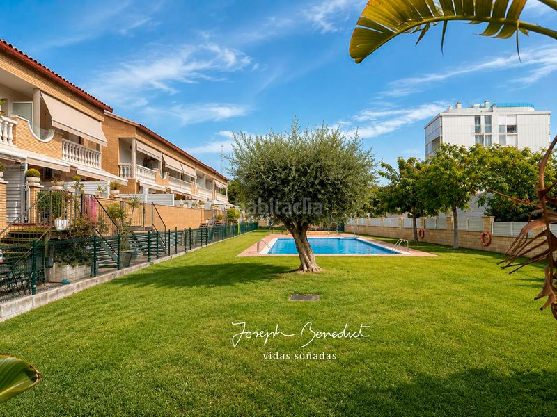 Foto bf5da15a-7f81-474a-b863-d3e78ff79b50. Casa amb calefacció aparcament piscina a Cunit residencial Cunit
