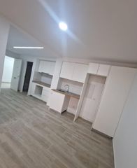 Apartament  Calle mariano padilla. Apartamento en entresuelo con acceso mediante ascensor