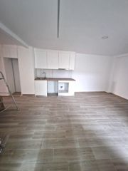 Studio  Calle mariano padilla. Estudio en entresuelo con acceso por ascensor