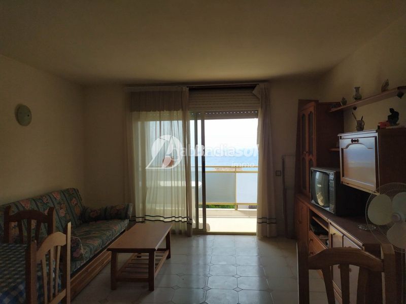Apartamento - amplio apartamento con bonitas vistas al mar en Miami Platja