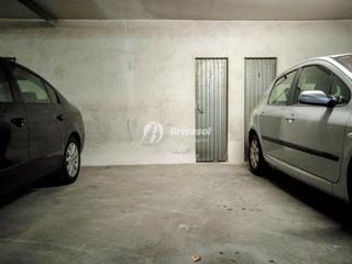 Aparcament cotxe  Calle alt camp. Hospitalet de linfant  parking y trastero en venta en el centro