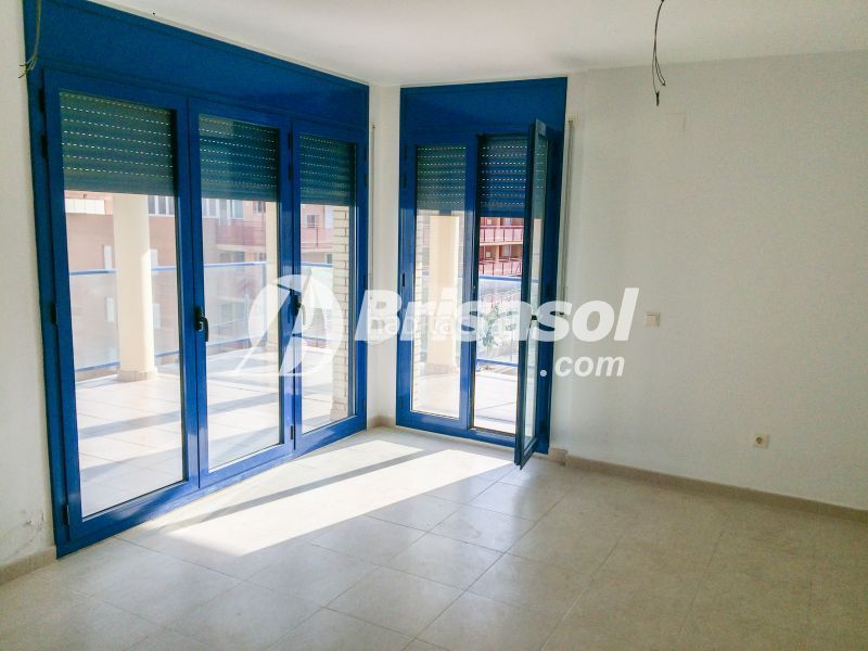 Foto 19c06c31-6540-4a61-9e91-b714f4b9935c. Àtic amb aparcament a Passeig Marítim Miami Platja