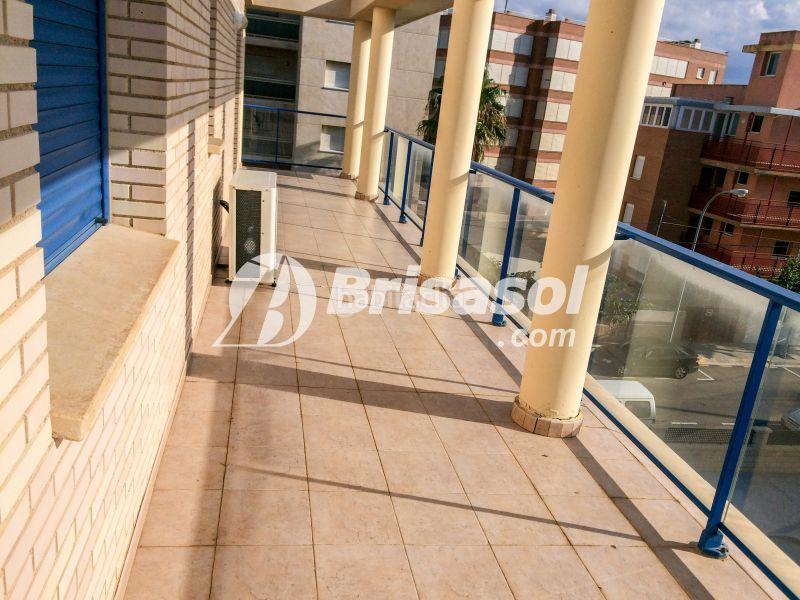 Foto 1b827bf9-b098-4c15-aec2-c801cd580069. Attico con parcheggio in Passeig Marítim Miami Platja