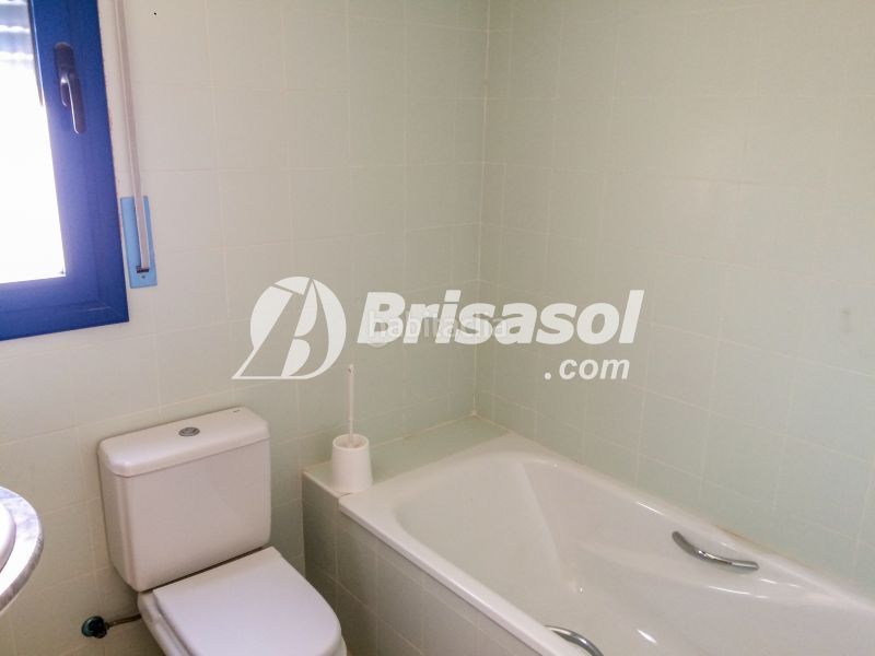 Foto 7b45671a-0914-467e-9339-bf1d6257d70c. Àtic amb aparcament a Passeig Marítim Miami Platja