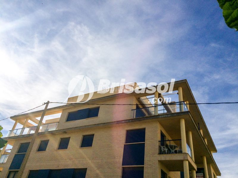 Foto 8ab2c6ae-9e26-449f-bc86-50ee253b2ee9. Àtic amb aparcament a Passeig Marítim Miami Platja