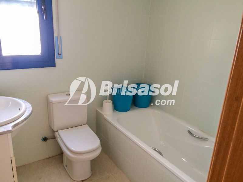 Foto 9fd4dd96-e543-43dd-9e64-66b351685e44. Àtic amb aparcament a Passeig Marítim Miami Platja