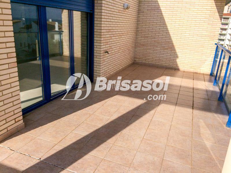 Foto f5277efd-42d0-47f3-bcfe-57e4c40ddc06. Attico con parcheggio in Passeig Marítim Miami Platja