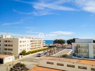Apartament  Calle rosers. Lhospitalet de linfant  bonito apartamento en segunda línea con