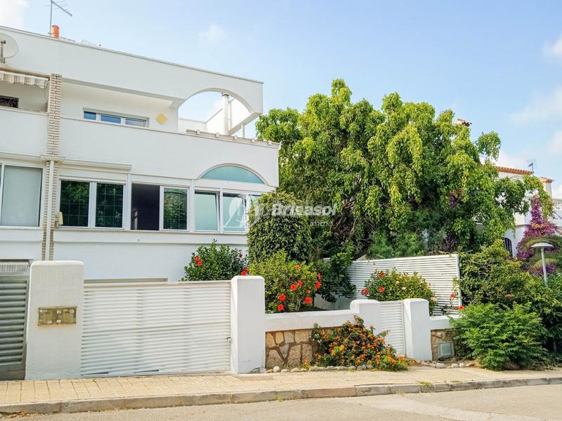 Foto c30562c1-aa94-497e-a733-e14c4a3f4242. Casa en Pino Alto Miami Platja