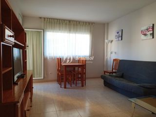 Apartamento en Passeig Marítim. Apartamento cerca del mar con licencia turística en miami playa