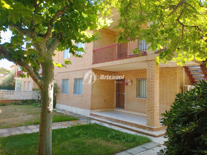 Foto 6fc3fe66-9dda-4901-b21d-93d406e3dafc. Casa amb calefacció aparcament a Centre Miami Platja