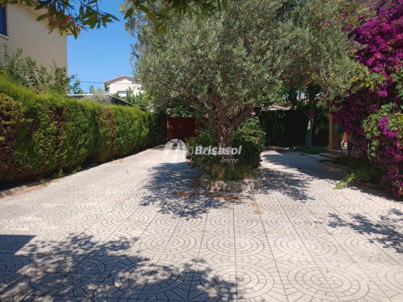 Foto 77bf42e9-6d07-4679-a076-9d5861e3caab. Casa amb calefacció aparcament a Centre Miami Platja