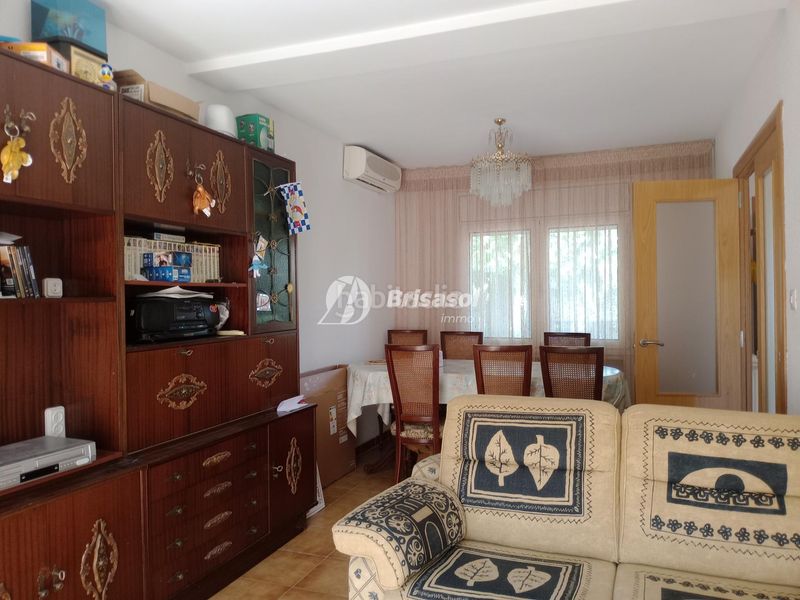 Foto a3c36f87-e43e-4ed8-88bb-8f338ccc388f. Casa amb calefacció aparcament a Centre Miami Platja