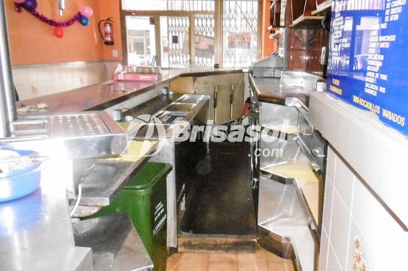 Foto a2317b84-aae1-4078-b650-a2ee0e381a50. Local comercial a Eixample Tarragona