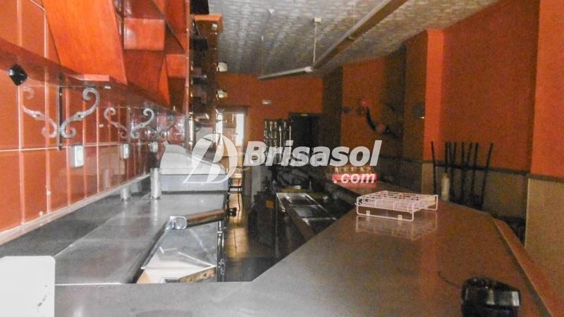 Foto b9798fb8-6a38-49e9-8d6e-9a483de4d9b4. Local comercial a Eixample Tarragona