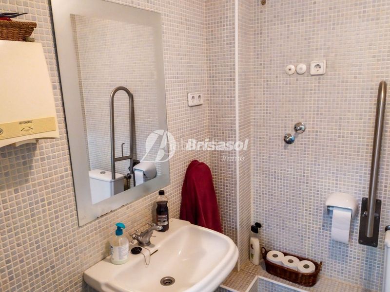 Foto 1a7c52bc-1561-47bc-b230-ff27acb3c20e. Local comercial a Nou Eixample Nord Tarragona