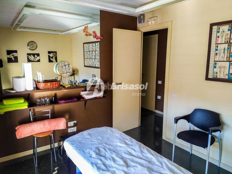 Foto 49421244-cd41-4cd4-9041-ba37d2135777. Local comercial a Nou Eixample Nord Tarragona
