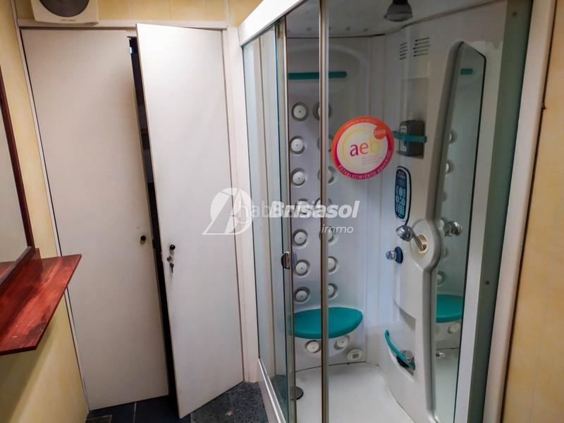 Foto 767b2949-bc6b-463d-b7ee-a6860e32f8d7. Local comercial local de 160 m2 en avenida del presidente lluís companys en Tarragona