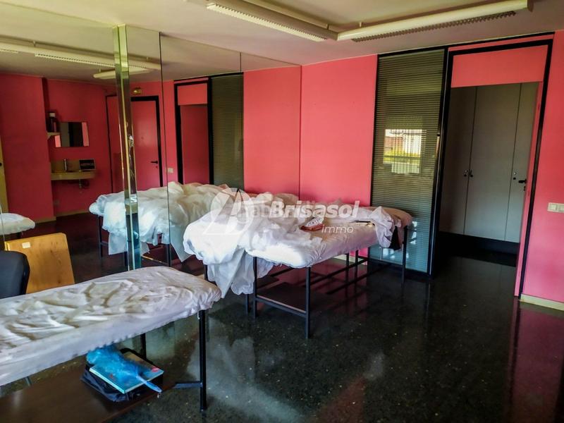 Foto d40ad23c-d23a-4587-ba61-77f94b97e280. Local comercial local de 160 m2 en avenida del presidente lluís companys en Tarragona