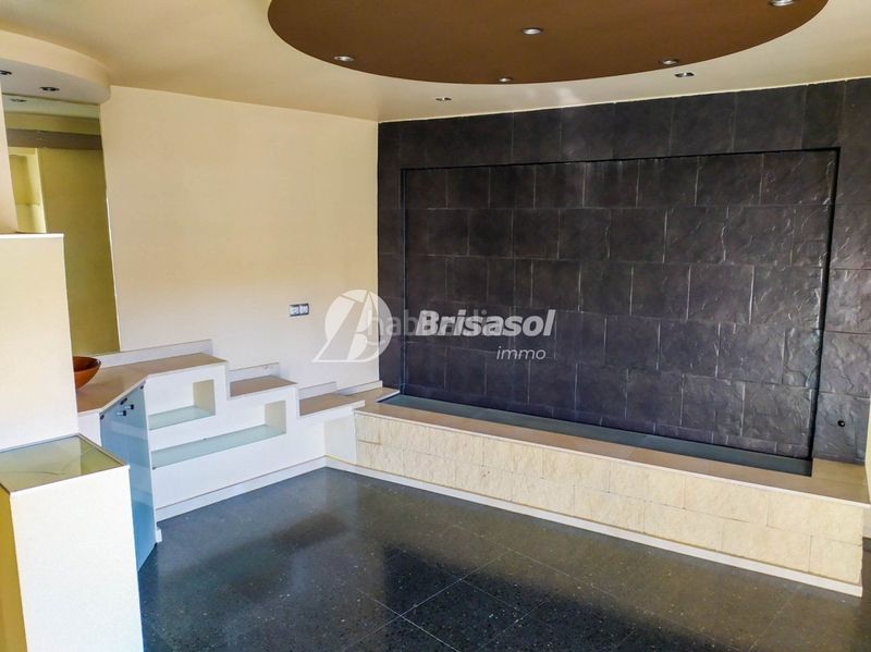 Foto f8f3f1b6-21f0-47c9-b062-dfbeef7f4cdf. Local comercial a Nou Eixample Nord Tarragona