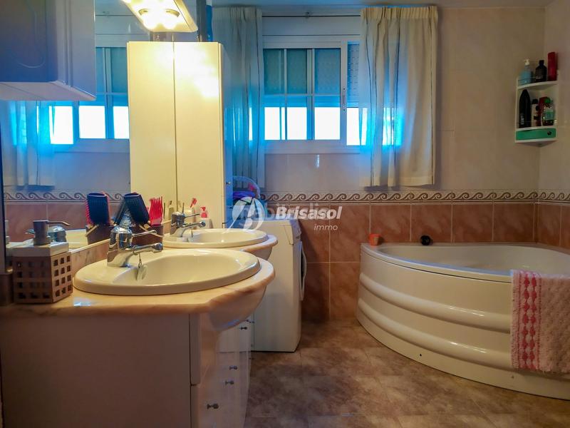 Foto 54c082f8-8b0b-4ee2-9b33-72f747613fd7. Casa con riscaldamento parcheggio piscina in Sant Salvador Tarragona