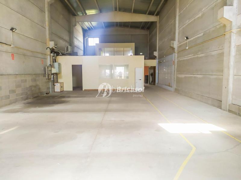 Foto c0bc04df-9e33-4ac2-8da4-e7b8376472d0. Location bâtiment à usage industriel dans Torreforta Tarragona
