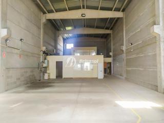 Miete Fabrikhalle in Torreforta. Nave industrial en alquiler en el polígono de riu clar.