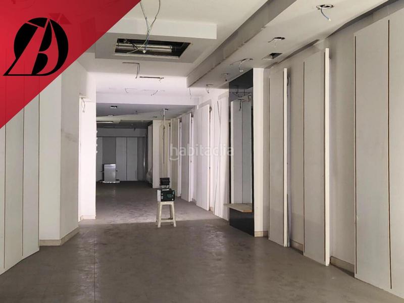 Foto 16bb811d-1388-451c-8a8d-d26b64f09927. Local comercial amplio local comercial en el centro. en Tarragona