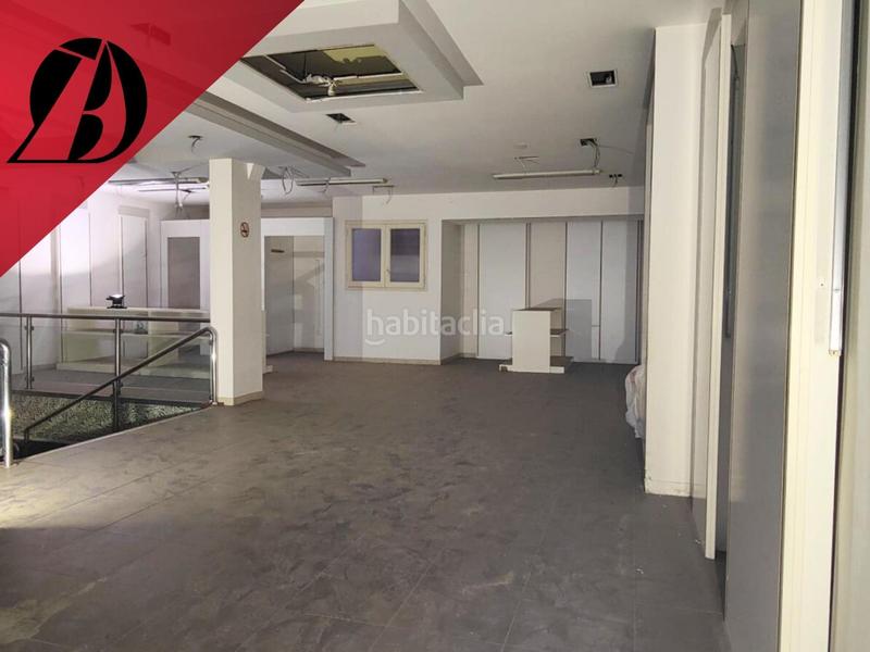 Foto 5bd88cc3-61ef-4afc-8e9a-7a4638fa60c0. Local comercial amplio local comercial en el centro. en Tarragona