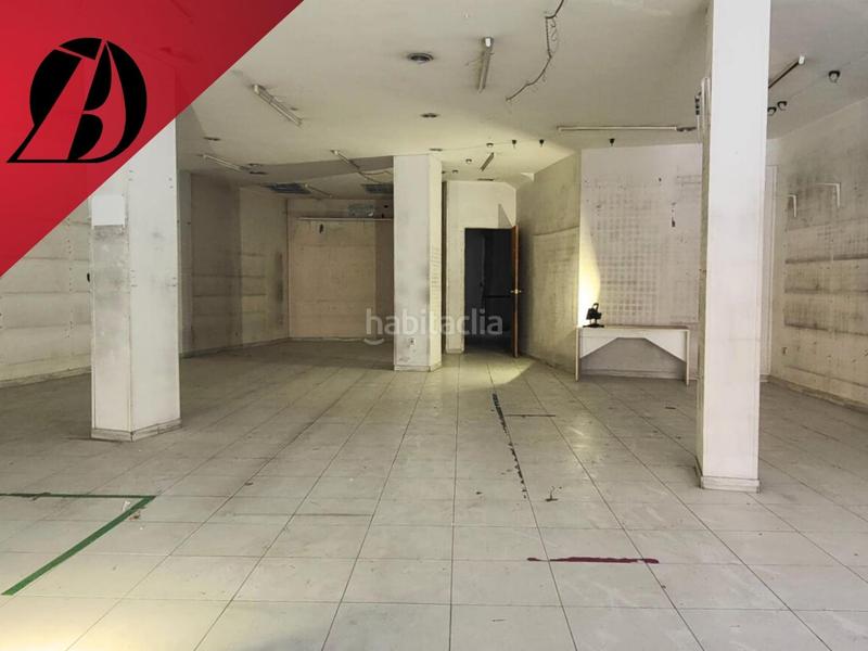 Foto dc38fe9a-088e-4609-a14a-f828fabbc214. Local comercial amplio local comercial en el centro. en Tarragona