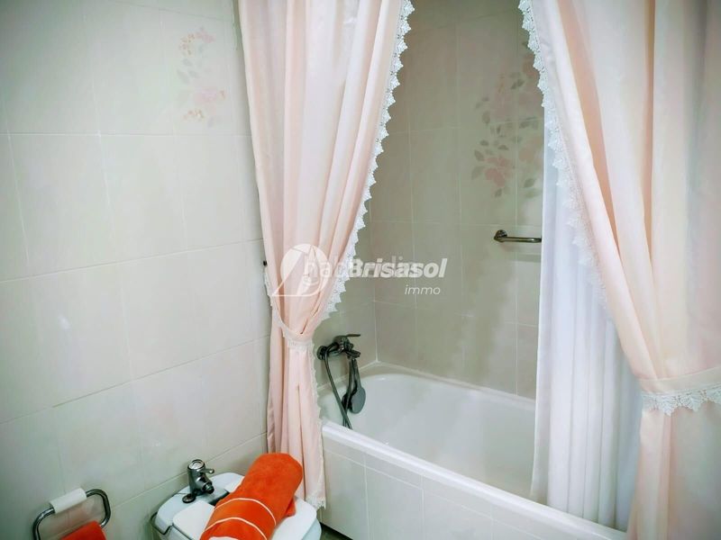 Foto 28ee192d-8a91-46f5-9dff-30795e287da3. Casa amb calefacció aparcament piscina a Urbanitzacions de Llevant Tarragona