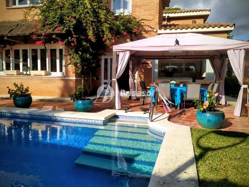 Foto 3366c18b-f78c-4c03-96cc-ef5b1719e4f9. Casa amb calefacció aparcament piscina a Urbanitzacions de Llevant Tarragona