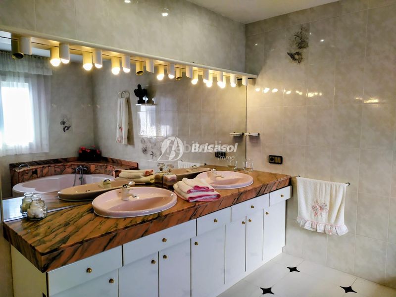 Foto 4d9ab64b-d8a7-48dd-a0f3-de0b8bb6de6c. Casa amb calefacció aparcament piscina a Urbanitzacions de Llevant Tarragona