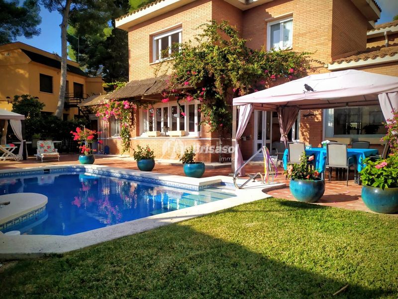 Foto bf25390d-1a99-4c14-bebf-08ff9ff8e96a. Casa amb calefacció aparcament piscina a Urbanitzacions de Llevant Tarragona
